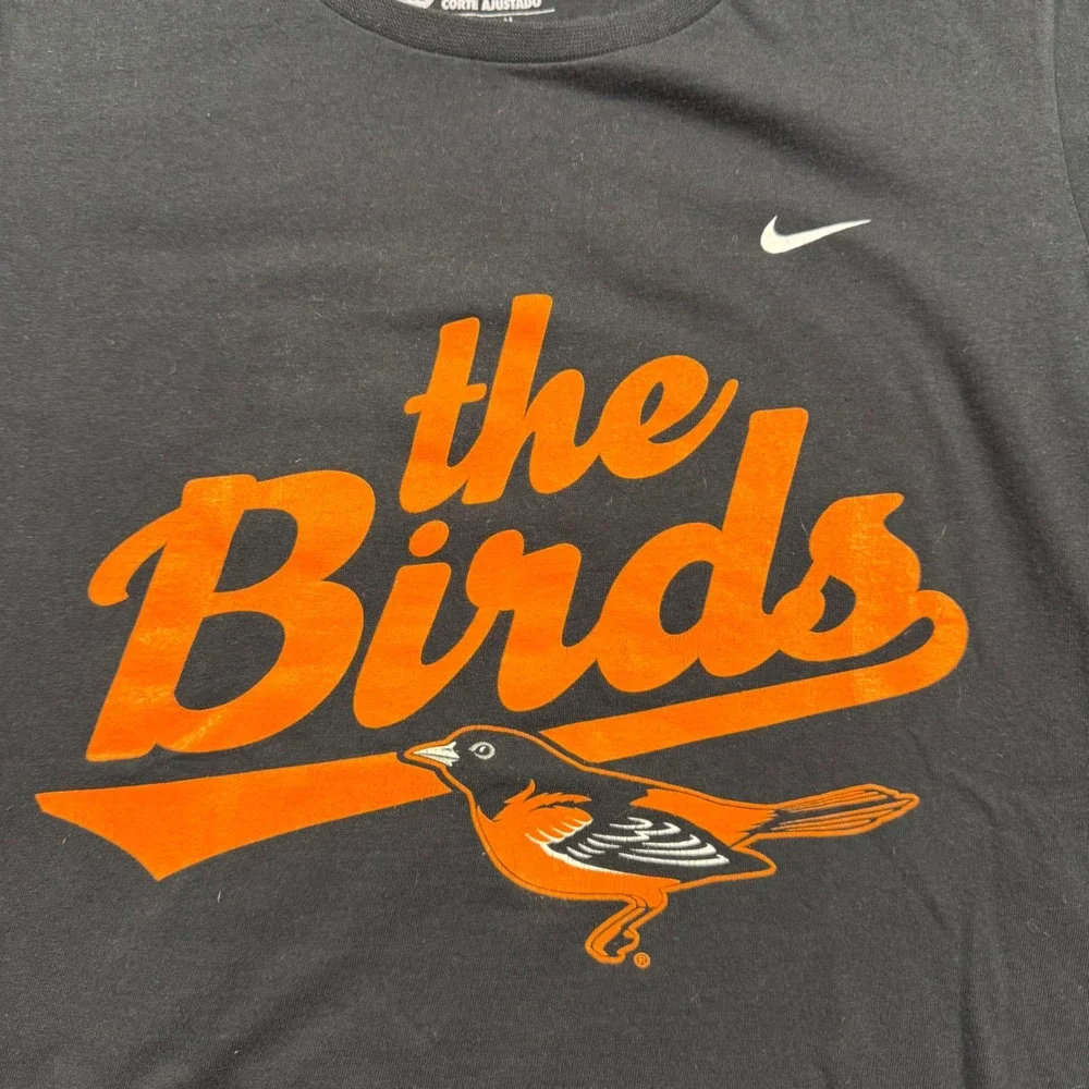 Nike Baltimore Orioles The Birds Graphic T-Shirt Black Womens Medium MLB 0667 - Picture 3 of 8